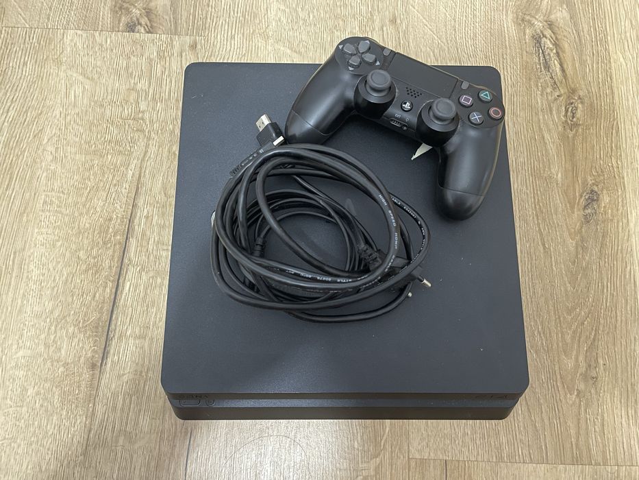 PlayStation 4 Slim - 1TB