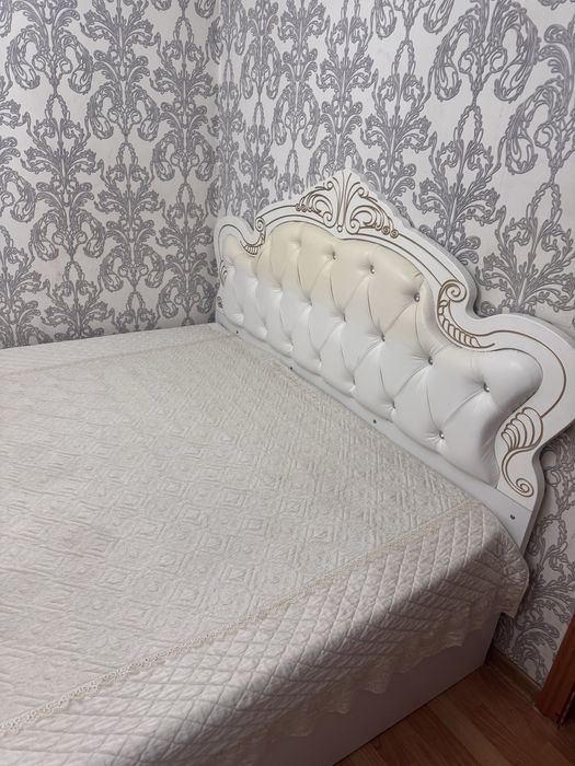 Двуспальная кровать 180х200