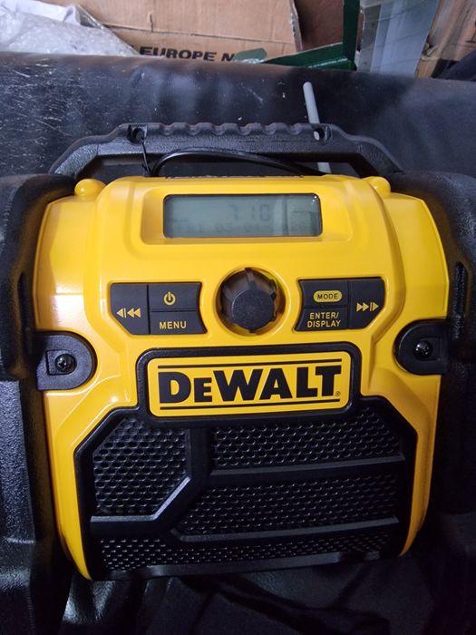 Радио DeWALT DCR020