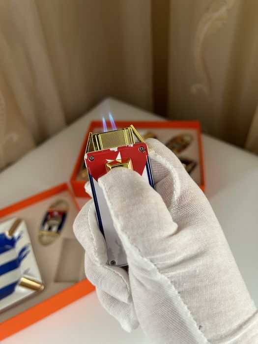 Луксозен подаръчен комплект за пури – пепелник, запалка и резачка