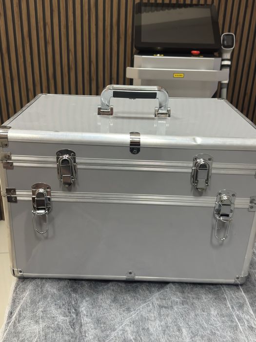 Професионален  апарат за фракционален радиочестотен микронидлинг