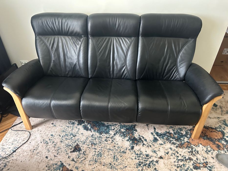 Canapea neagra de piele HIMOLLA