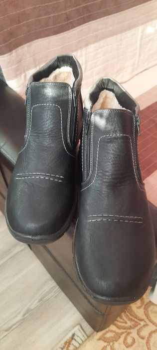 Ghete din piele imblanite usoare comode noi. Doar în Timișoara nu trim