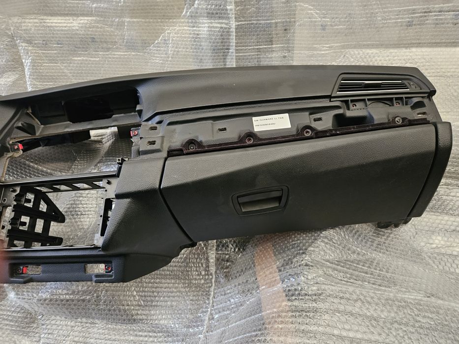 Plansa bord neagra partea stanga/europa Bmw F10 f11 cu headup hud