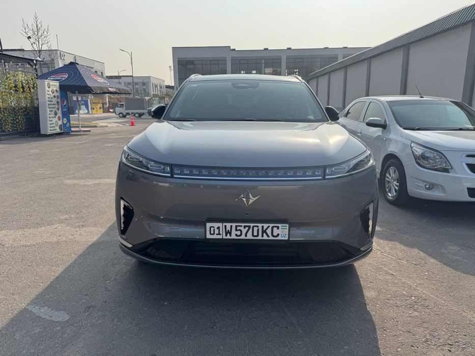 Dongfeng ep 008 ultra gibrid