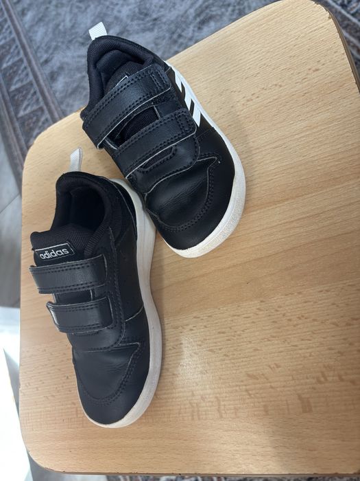 Adidasi Adidas corespunde nr 26