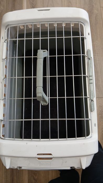 Vând cușcă pt cățeluși