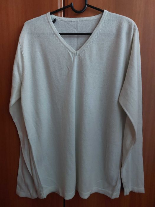 Bluza alba cu maneci lungi