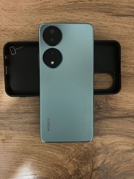 Продаю HONOR x7b