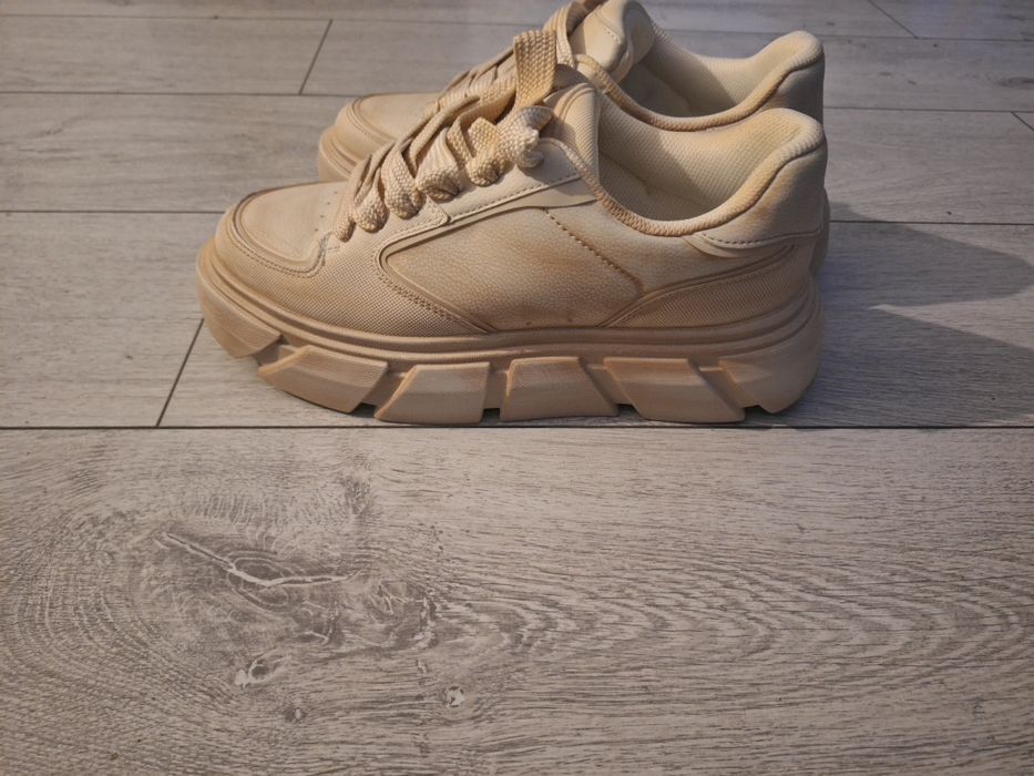 Adidasi Zara  marime 42,noi