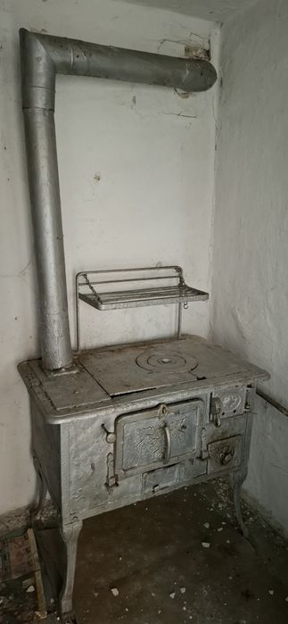 Soba veche din metal