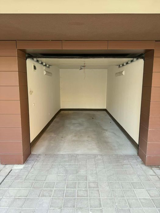 Дава се под наем Тристаен апартамент в София, Дианабад - 95 кв.м за 1095.99 € - Снимка #13