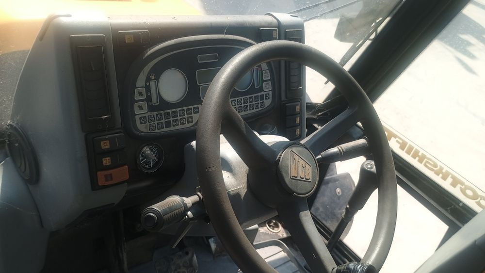 Трактор JCB  HMV 2135