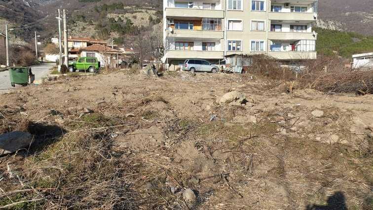 Продава се Парцел в Карлово - 800 кв.м за 138 €/кв.м - Снимка #2