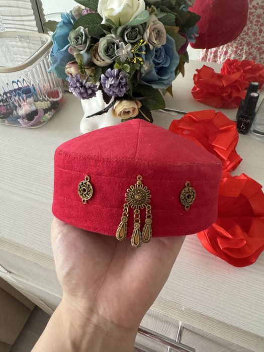 Кажекей ,тюбейка 3 жас көйлекпен бірге