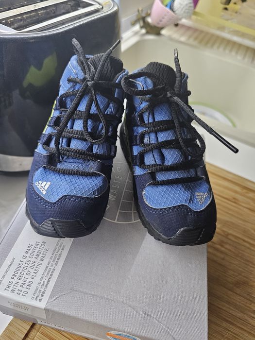 Ghete ADIDAS, mărimea 23