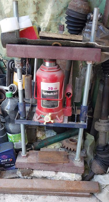 presa cu cric hidraulic de 20 tone