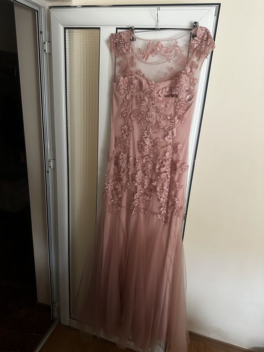 Официална рокля за повод