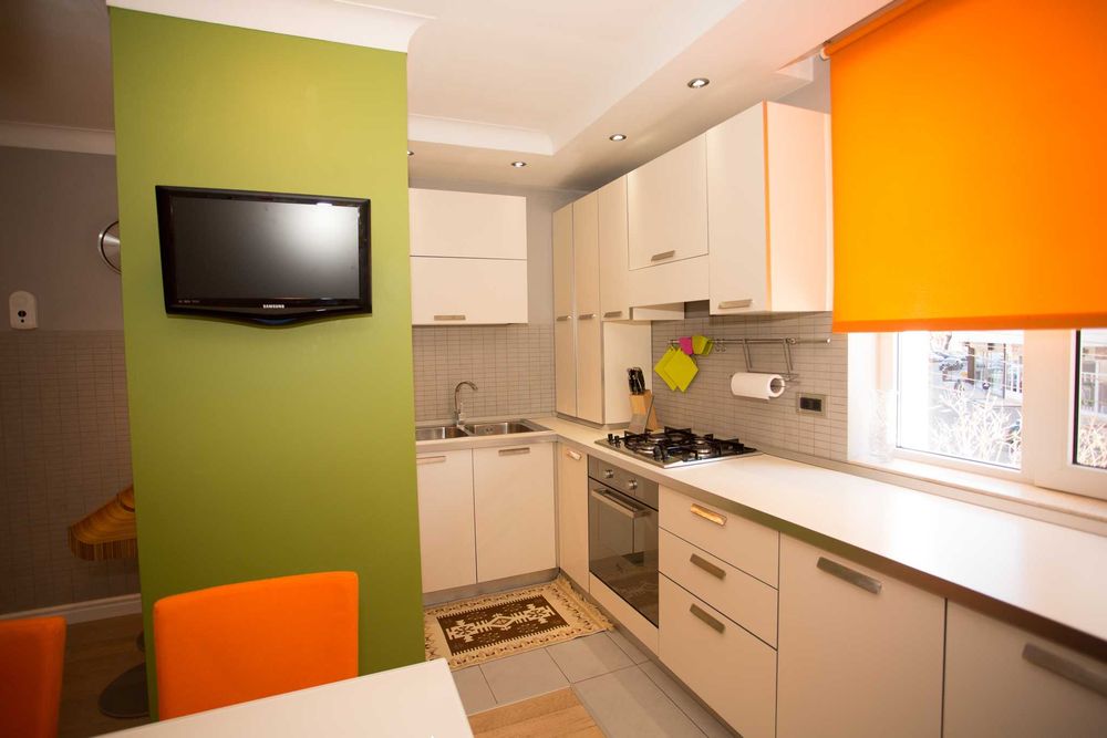 Inchiriez apartament 3 camere, mobilat si utilat, proaspat zugravit