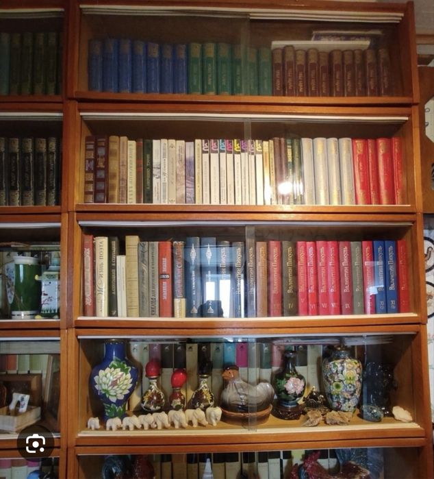 Продам Шкаф с зеркалом