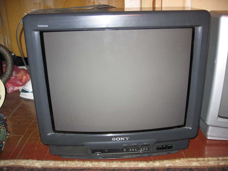 Два кинескопни телевизора Beko и Sony Trinitron