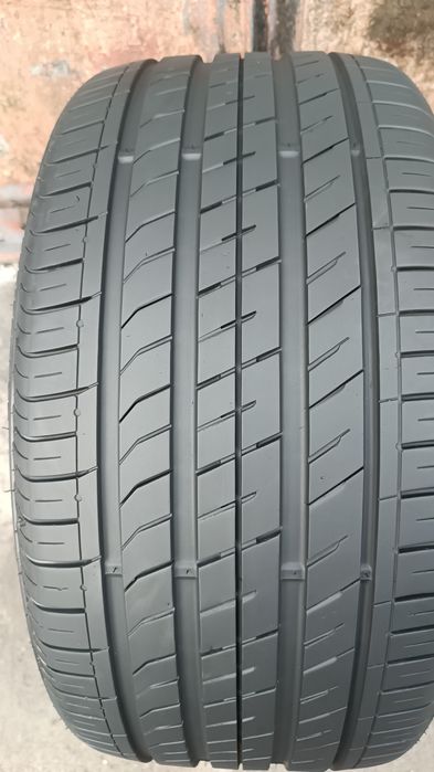 275/35/20 Nexen .