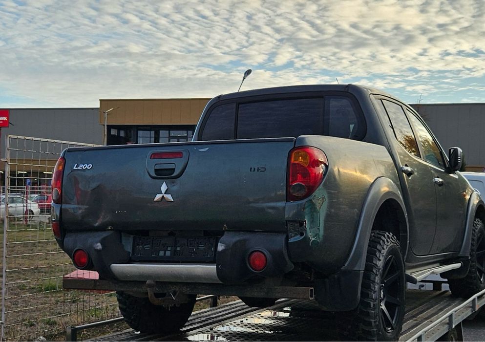 Mitsubishi L200  pickup