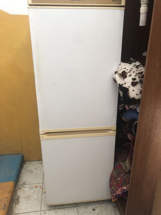 Бытовая техника холодильник