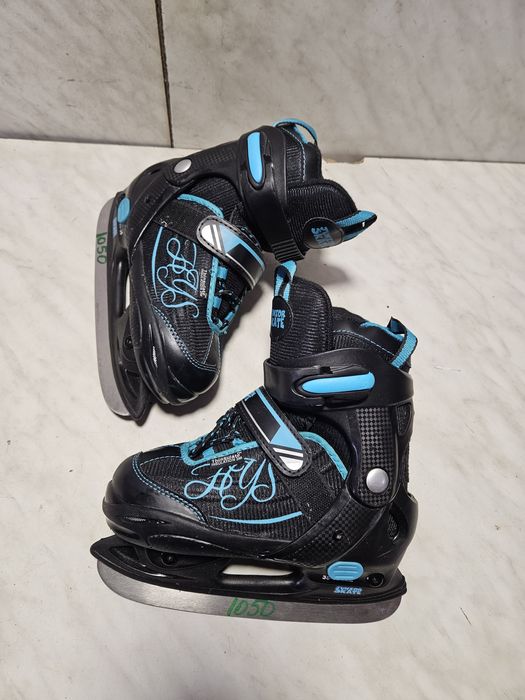Patine 1050 gheata reglabile   marime 32-33-34-35 impecabile .