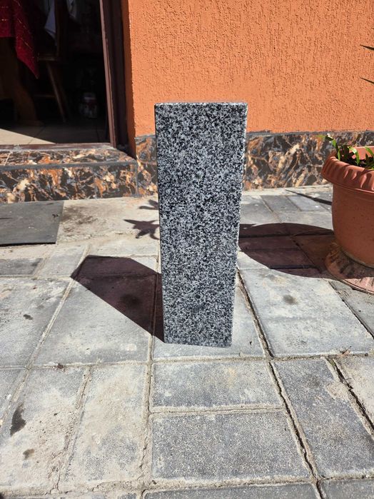Stalpisori  de granit