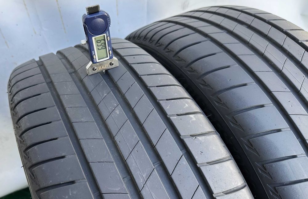 2бр 235/40r20 BRIDGESTONE летни