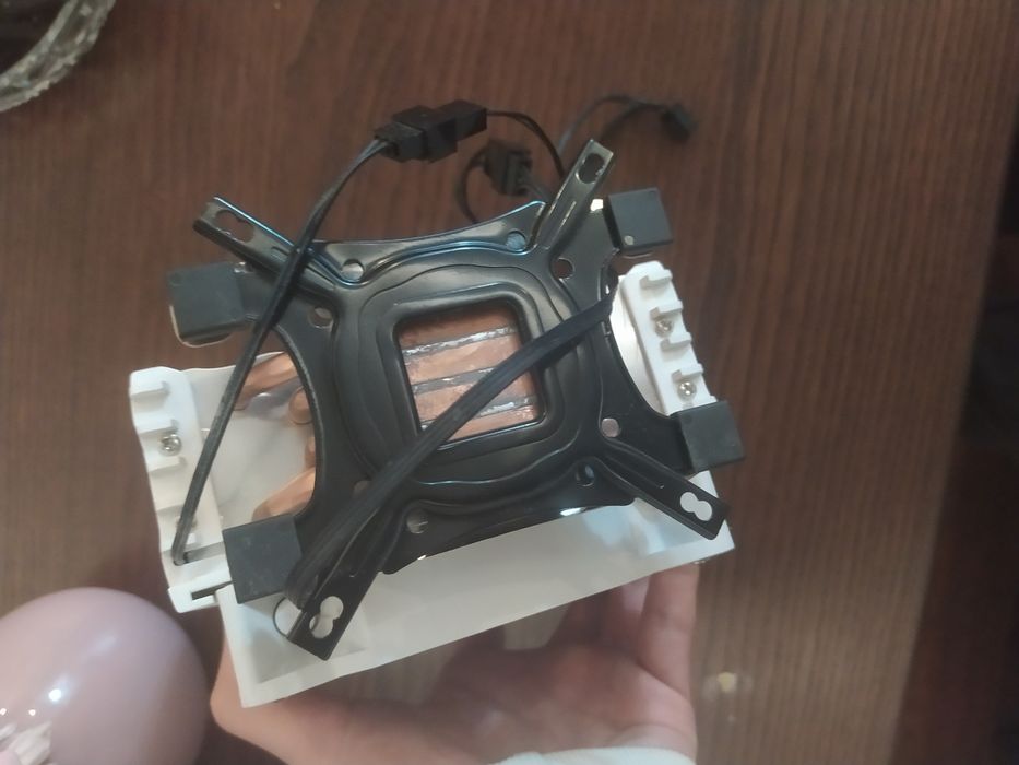 Кулер на 4 медных трубках