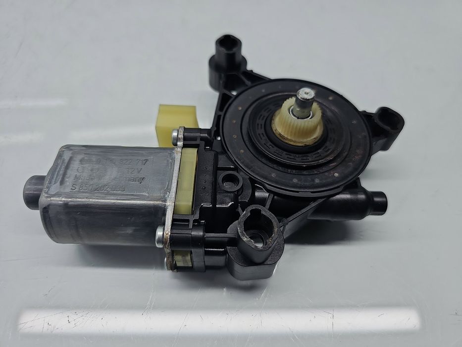 Motoras geam dreapta fata AUDI A3 (8V1) [Fabr 2012-prezent] Hatchback