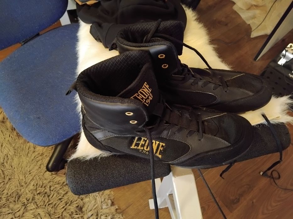 Обувки за бокс leone