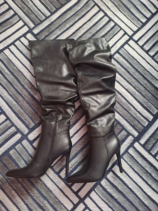 Cizme lungi noi  ,nepurtate