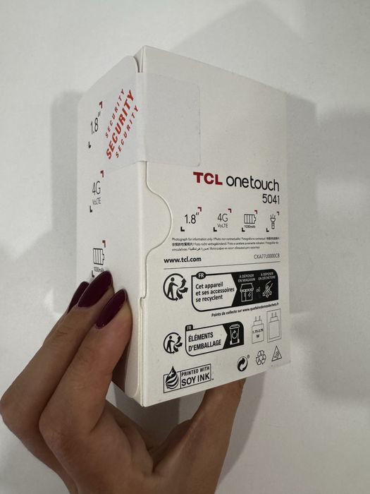 Telefon cu butoane TCL