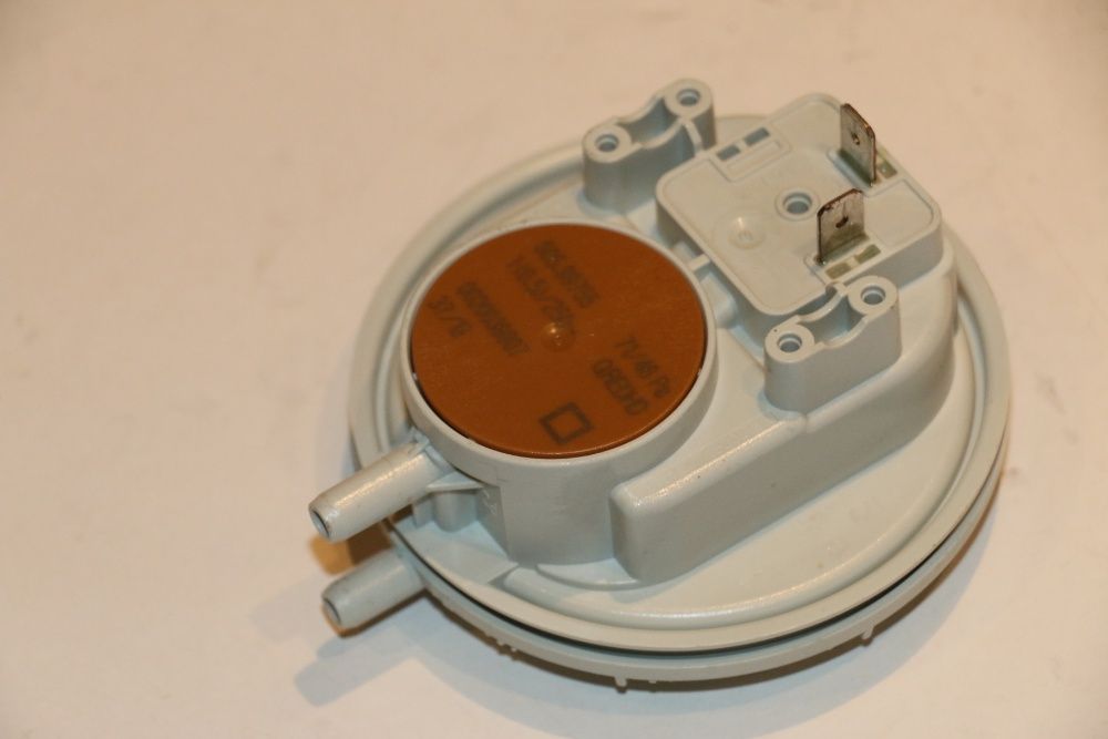 Presostat de aer 71 / 46 Pa centrala termica Saunier Duval Semia F24