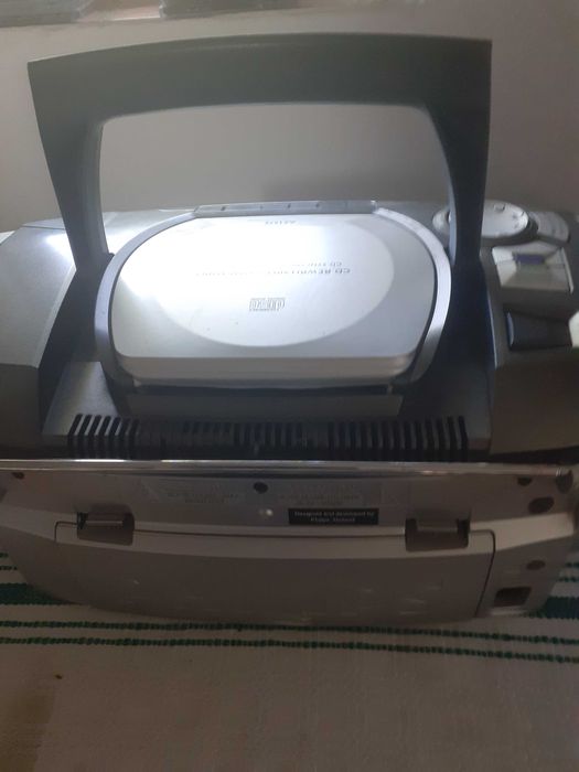 De vinzare radio casetofon cu cd philips 1575