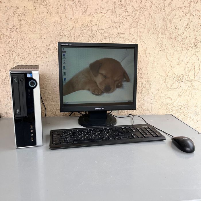 Мини компьютер монитор клавиатура мыш