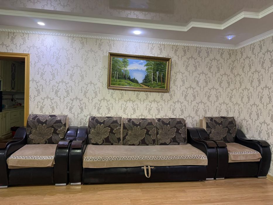СРОЧНО ПРОДАМ диван с креслами