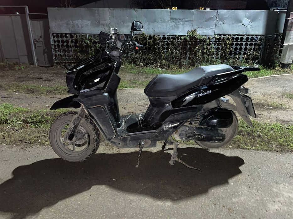 Продам скутер Almotor AS48-T10