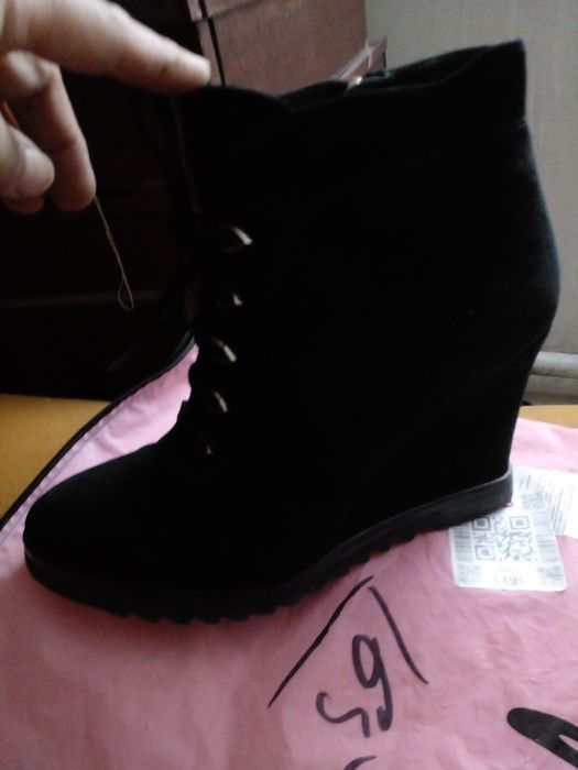 Продам зимние  ботильоны!