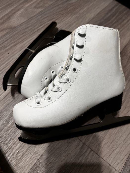 Коньки белые для девочек  28 размер