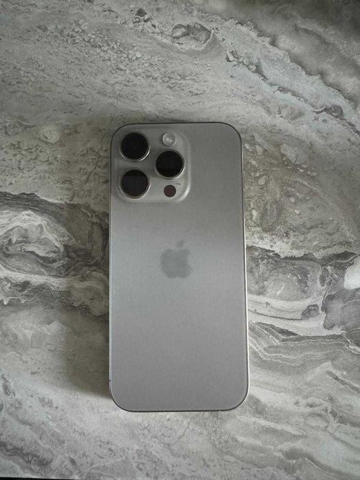 iPhone 16 pro 370 тысяч.