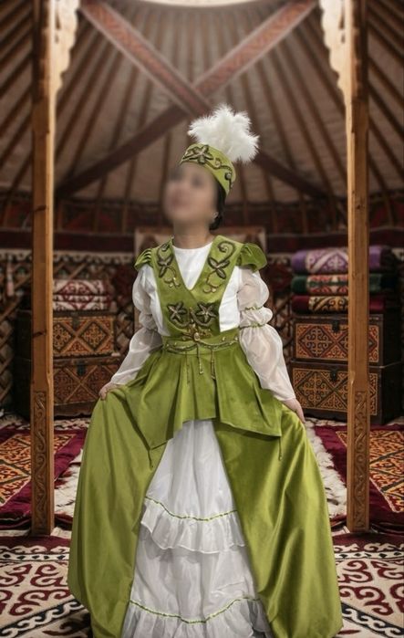 Казахский национальный наряд