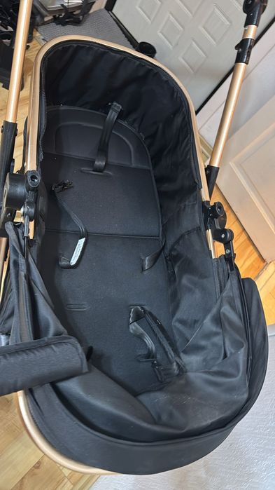 Детская коляска срочно продается