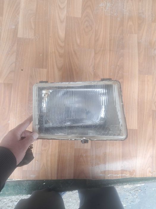 Продам фарь на волгу