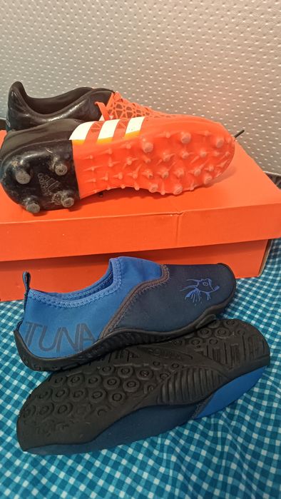 Бутонки Adidas 35+подарък акваобувки