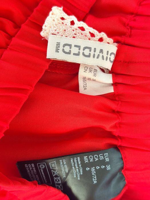 Поли с плисета различни цветове