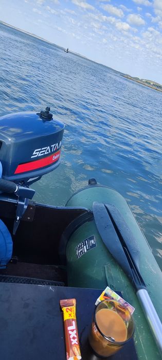 Продам лодку с мотором